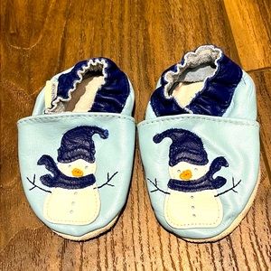 Robeez Infant Snowman Shoes, size 0-6 months